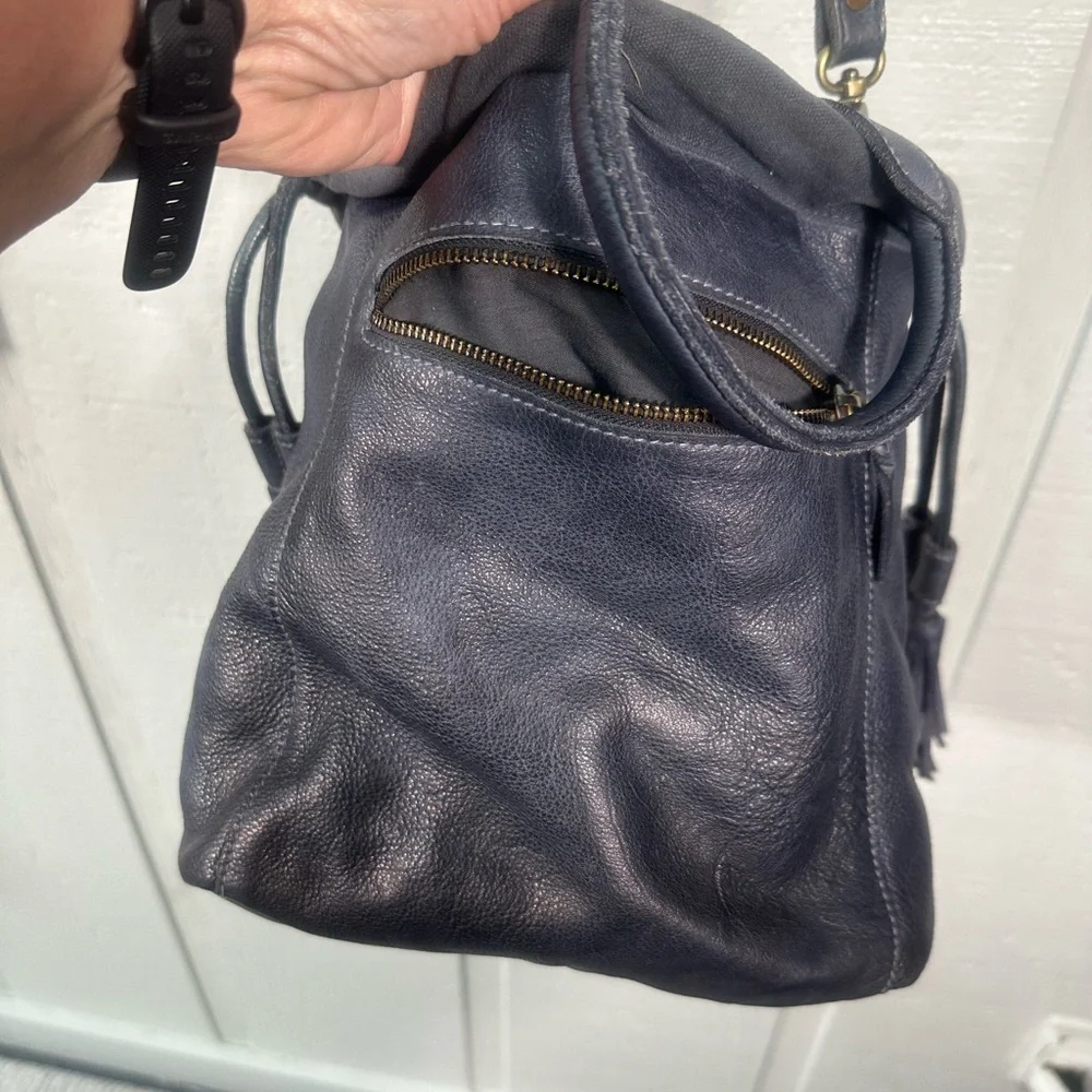 Hudson and Kings Stuyvesant Medium Bucket Bag in Persian Blue EUC - Picture 10 of 16